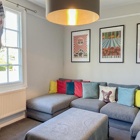 Arden Villa, Sleeps 8, Moments From The Golden Sandy Beach Of Ryde Ryde  Kültér fotó
